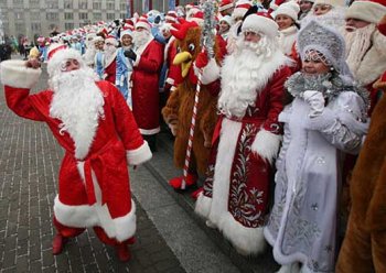 В первый будний день зимы Деды Морозы и Снегурочки Челябинской области начнут подготовку к Новому году